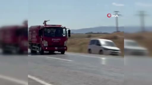 Alevler kamyoneti sardı, o anlar ve itfaiyenin müdahalesi kamerada