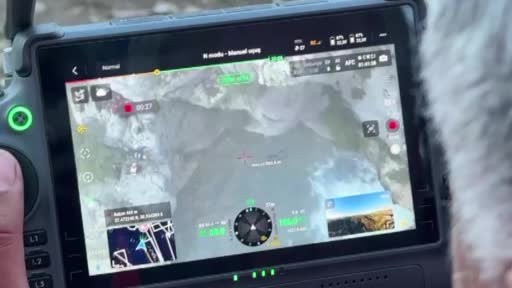 Bir kurtarma ekibi helikopterle, mahsur kalan 10 gönüllünün yakınına intikal ettirildi: O anlar termal kamerada
